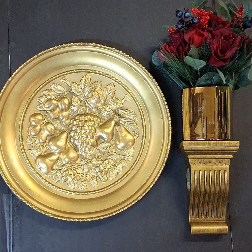 Brushed gold 16.5" diameter Wall Decor Vintage Style‎ & wall sconce.